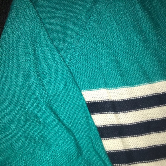 NTW American Eagle Outfitters thin sweater. - Picture 2 of 3